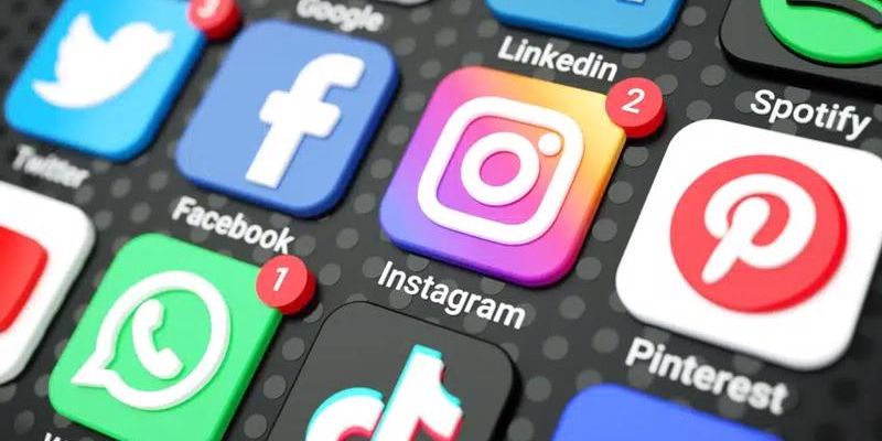 Liên hệ dịch vụ hỗ trợ thông qua mạng xã hội Liên hệ dịch vụ hỗ trợ thông qua mạng xã hội